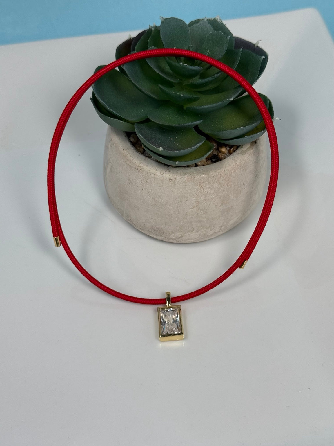 Collar magnético rojo