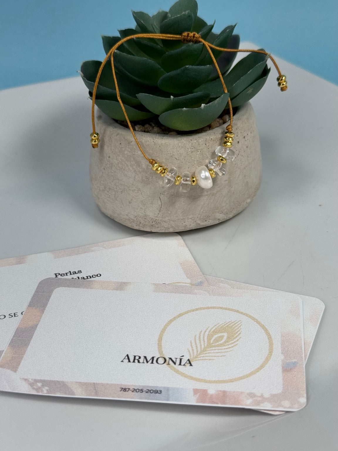 Pulsera Armonía de la colección Ciclos con perla y cuarzo blanco