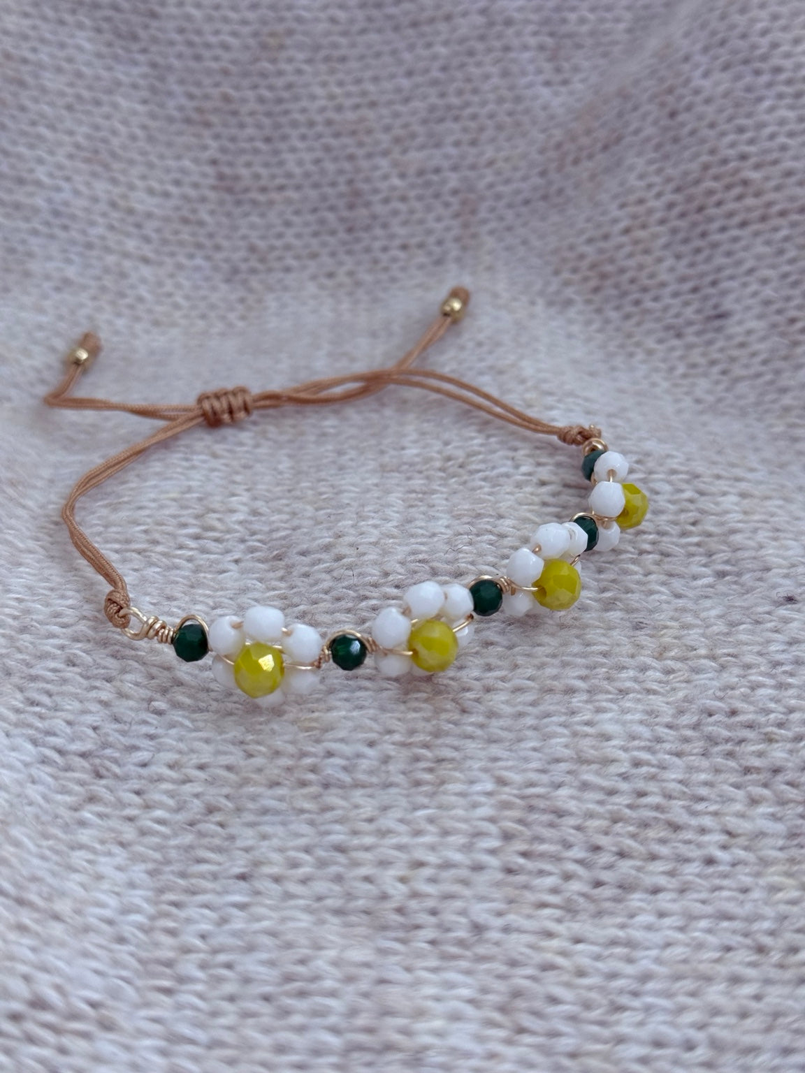 Pulsera Margarita alambrada ajustable de Casa Sol Designs